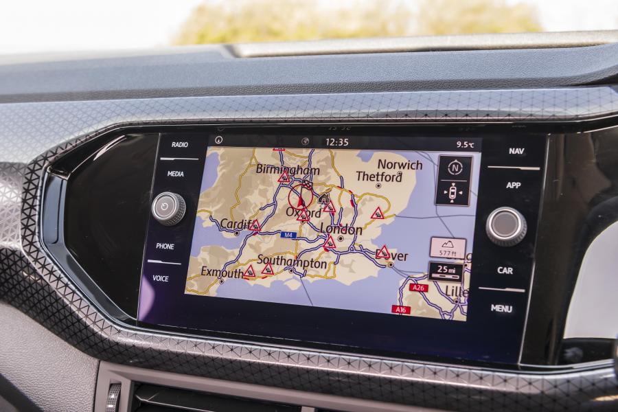 Детали интерьера Volkswagen T-Cross SEL 2019 года  (UK) (фото 20 из 26)